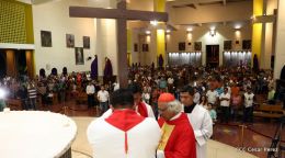 Celebran Liturgia de la Pasión y Muerte de Jesucristo