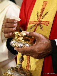 Celebran Liturgia de la Pasión y Muerte de Jesucristo