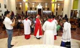 Celebran Liturgia de la Pasión y Muerte de Jesucristo