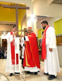 Celebran Liturgia de la Pasión y Muerte de Jesucristo