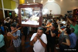 Celebran Liturgia de la Pasión y Muerte de Jesucristo