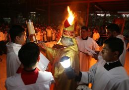 Vigilia Pascual en Catedral de Managua