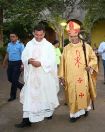 Vigilia Pascual en Catedral de Managua