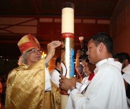 Vigilia Pascual en Catedral de Managua