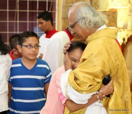 Cardenal Brenes celebra misa de Domingo de Resurrección