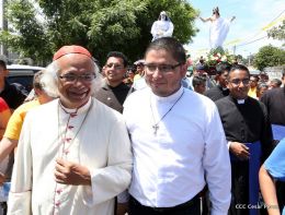 Cardenal Brenes celebra misa de Domingo de Resurrección