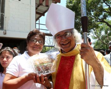 Cardenal Brenes celebra misa de Domingo de Resurrección