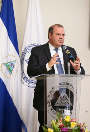 Conferencia Magistral  “Estado de la Economía Global y sus posibles Riesgos para la Región Latinoamericana y Caribeña”