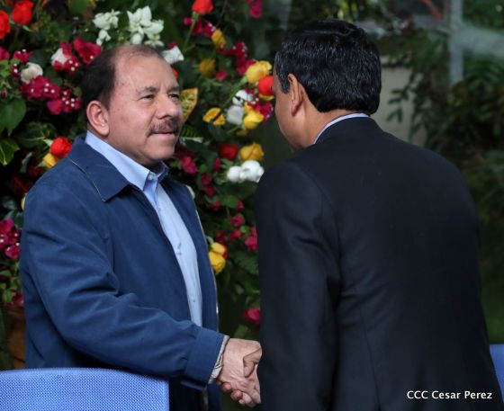 Comandante Daniel y Compañera Rosario se reúnen con Misión del FMI