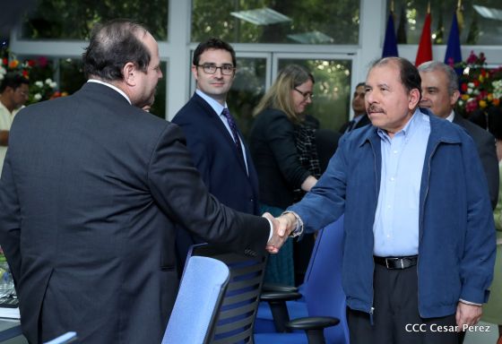 Comandante Daniel y Compañera Rosario se reúnen con Misión del FMI