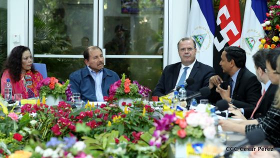 Comandante Daniel y Compañera Rosario se reúnen con Misión del FMI