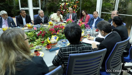 Comandante Daniel y Compañera Rosario se reúnen con Misión del FMI