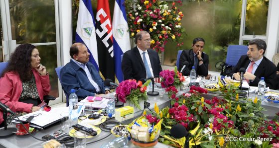 Comandante Daniel y Compañera Rosario se reúnen con Misión del FMI