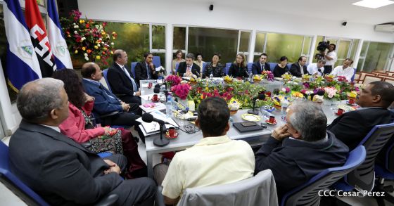 Comandante Daniel y Compañera Rosario se reúnen con Misión del FMI