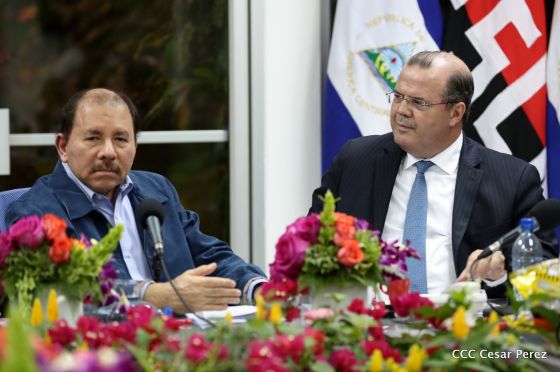 Comandante Daniel y Compañera Rosario se reúnen con Misión del FMI