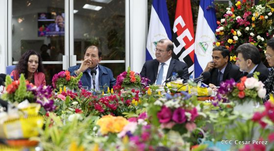 Comandante Daniel y Compañera Rosario se reúnen con Misión del FMI