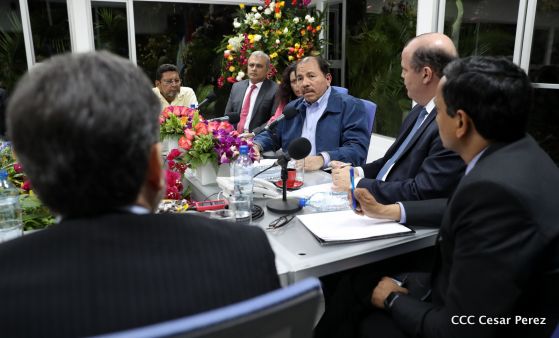 Comandante Daniel y Compañera Rosario se reúnen con Misión del FMI