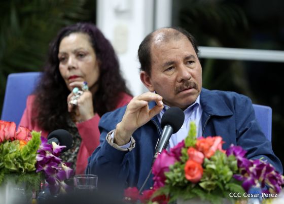 Comandante Daniel y Compañera Rosario se reúnen con Misión del FMI