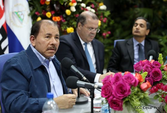 Comandante Daniel y Compañera Rosario se reúnen con Misión del FMI