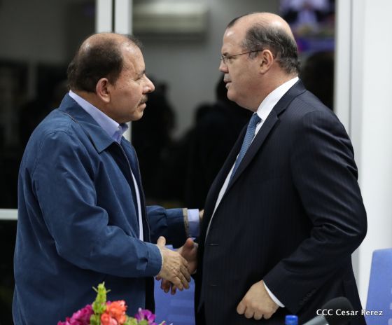 Comandante Daniel y Compañera Rosario se reúnen con Misión del FMI