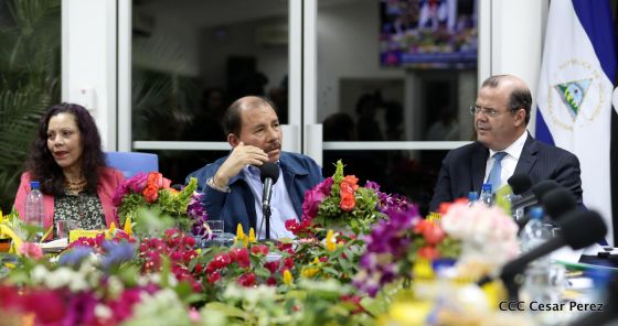 Comandante Daniel y Compañera Rosario se reúnen con Misión del FMI