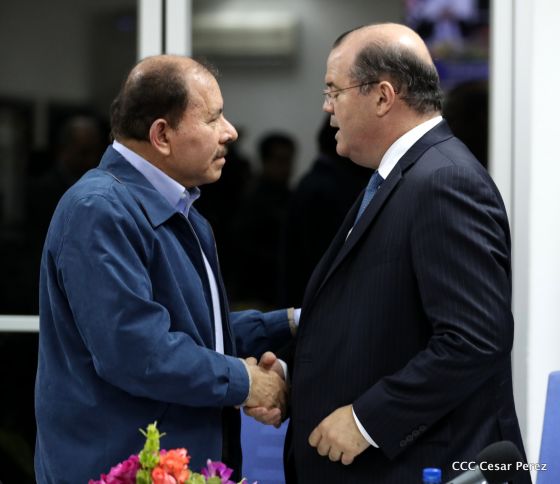 Comandante Daniel y Compañera Rosario se reúnen con Misión del FMI