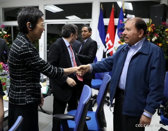 Comandante Daniel y Compañera Rosario se reúnen con Misión del FMI