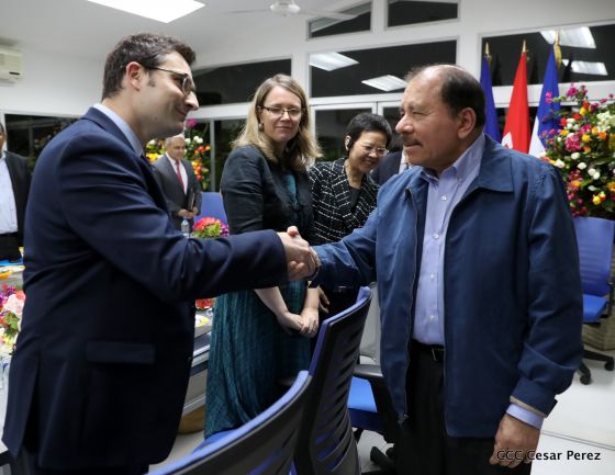 Comandante Daniel y Compañera Rosario se reúnen con Misión del FMI