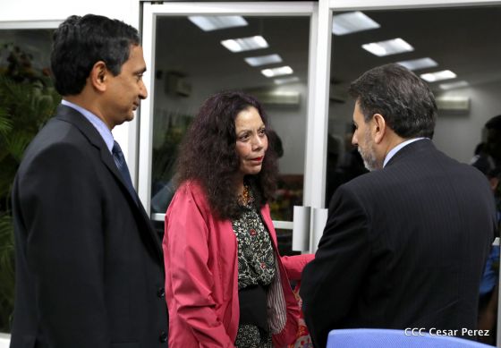 Comandante Daniel y Compañera Rosario se reúnen con Misión del FMI