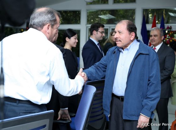 Comandante Daniel y Compañera Rosario se reúnen con Misión del FMI