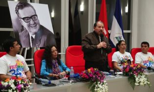 Daniel, Rosario y Juventud rinden homenaje a Salvador Allende