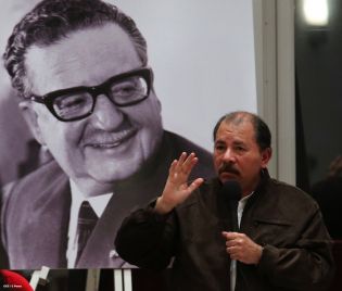 Daniel, Rosario y Juventud rinden homenaje a Salvador Allende