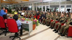 Daniel y Rosario presiden Acto de Ascenso en Grados y Entrega de Memoria Anual del Ejército