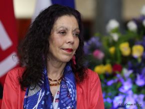 Daniel y Rosario presiden Acto de Ascenso en Grados y Entrega de Memoria Anual del Ejército