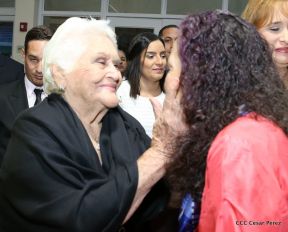 Daniel y Rosario presiden Acto de Ascenso en Grados y Entrega de Memoria Anual del Ejército