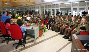 Daniel y Rosario presiden Acto de Ascenso en Grados y Entrega de Memoria Anual del Ejército