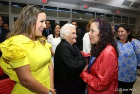 Daniel y Rosario presiden Acto de Ascenso en Grados y Entrega de Memoria Anual del Ejército