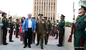 Daniel y Rosario presiden Acto de Ascenso en Grados y Entrega de Memoria Anual del Ejército