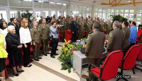 Daniel y Rosario presiden Acto de Ascenso en Grados y Entrega de Memoria Anual del Ejército