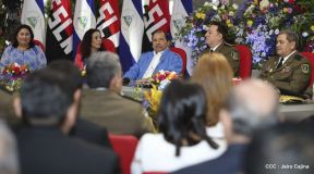 Daniel y Rosario presiden Acto de Ascenso en Grados y Entrega de Memoria Anual del Ejército