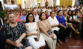 Catedral de Managua se ilumina para conmemorar centenario de la aparición de Virgen de Fátima