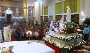 Catedral de Managua se ilumina para conmemorar centenario de la aparición de Virgen de Fátima