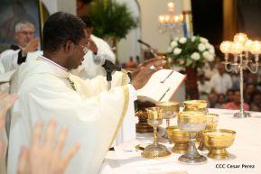 Catedral de Managua se ilumina para conmemorar centenario de la aparición de Virgen de Fátima