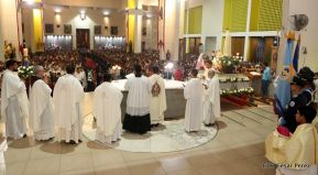 Catedral de Managua se ilumina para conmemorar centenario de la aparición de Virgen de Fátima