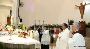 Catedral de Managua se ilumina para conmemorar centenario de la aparición de Virgen de Fátima