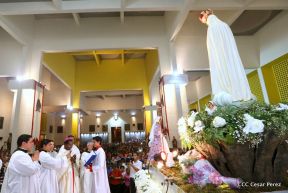 Catedral de Managua se ilumina para conmemorar centenario de la aparición de Virgen de Fátima