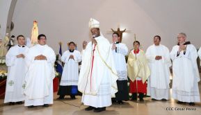Catedral de Managua se ilumina para conmemorar centenario de la aparición de Virgen de Fátima