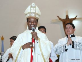 Catedral de Managua se ilumina para conmemorar centenario de la aparición de Virgen de Fátima