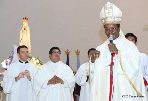 Catedral de Managua se ilumina para conmemorar centenario de la aparición de Virgen de Fátima