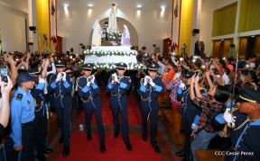Catedral de Managua se ilumina para conmemorar centenario de la aparición de Virgen de Fátima